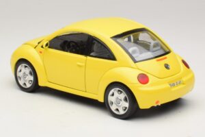 Volkswagen New Beetle A4 Geel Bburago 1:18 3302 Metaal — afbeelding 7 van 8