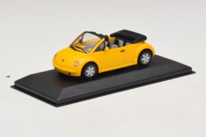 Volkswagen New Beetle Cabriolet Geel Minichamps 1:43 BEETLE002 Metaal — afbeelding 2 van 5