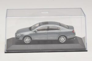 Volkswagen Passat B6 Grijs Metallic Minichamps 1:43 PASSAT006 Metaal — afbeelding 4 van 5