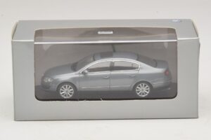 Volkswagen Passat B6 Grijs Metallic Minichamps 1:43 PASSAT006 Metaal — afbeelding 5 van 5