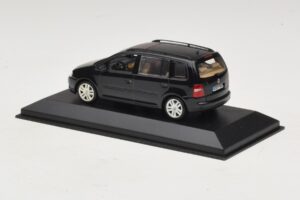 Volkswagen Touran 1T Zwart Minichamps 1:43 TOURAN005 Metaal — afbeelding 3 van 5