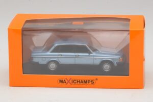 Volvo 240 GL Blue Metallic Maxichamps 1:43 940171400 Metaal — afbeelding 5 van 5