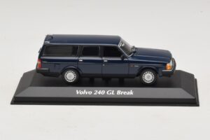 Volvo 240 GL Station Donkerblauw Maxichamps 1:43 940171412 Metaal