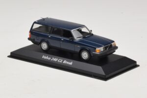 Volvo 240 GL Station Donkerblauw Maxichamps 1:43 940171412 Metaal — afbeelding 3 van 5