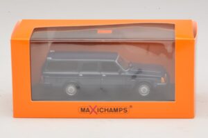 Volvo 240 GL Station Donkerblauw Maxichamps 1:43 940171412 Metaal — afbeelding 5 van 5