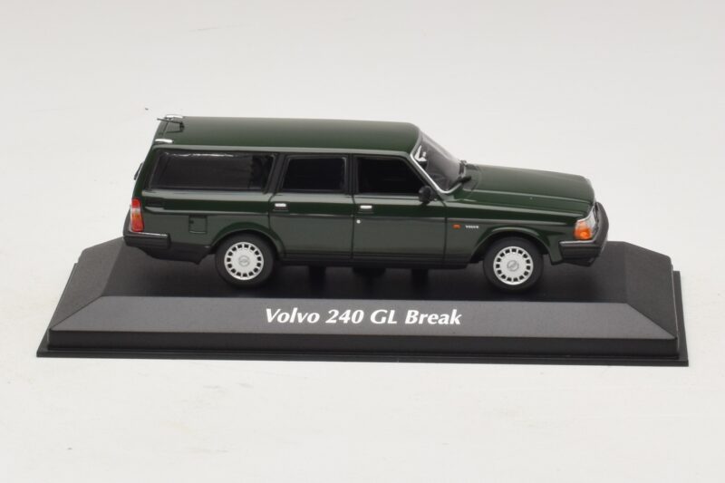Volvo 240 GL Stationwagon Donkergroen Maxichamps 1:43 940171411 Metaal