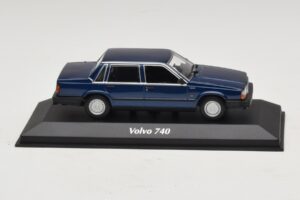 Volvo 740 Dark Blue Metallic Maxichamps 1:43 940171701 Metaal