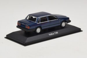 Volvo 740 Dark Blue Metallic Maxichamps 1:43 940171701 Metaal — afbeelding 2 van 5