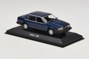 Volvo 740 Dark Blue Metallic Maxichamps 1:43 940171701 Metaal — afbeelding 3 van 5