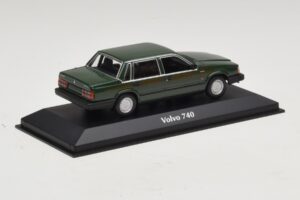 Volvo 740 Donkergroen Maxichamps 1:43 940171700 Metaal — afbeelding 2 van 5