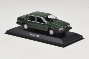 Volvo 740 Donkergroen Maxichamps 1:43 940171700 Metaal — afbeelding 3 van 5