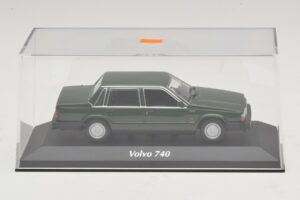 Volvo 740 Donkergroen Maxichamps 1:43 940171700 Metaal — afbeelding 4 van 5